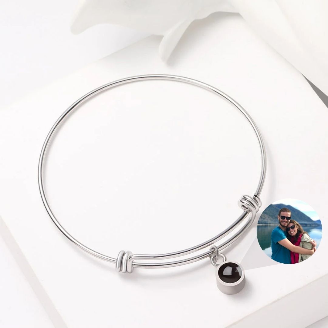 Personalized memory bracelet with photo