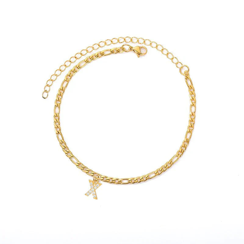 Armbånd med personlig initial - skræddersyet elegance