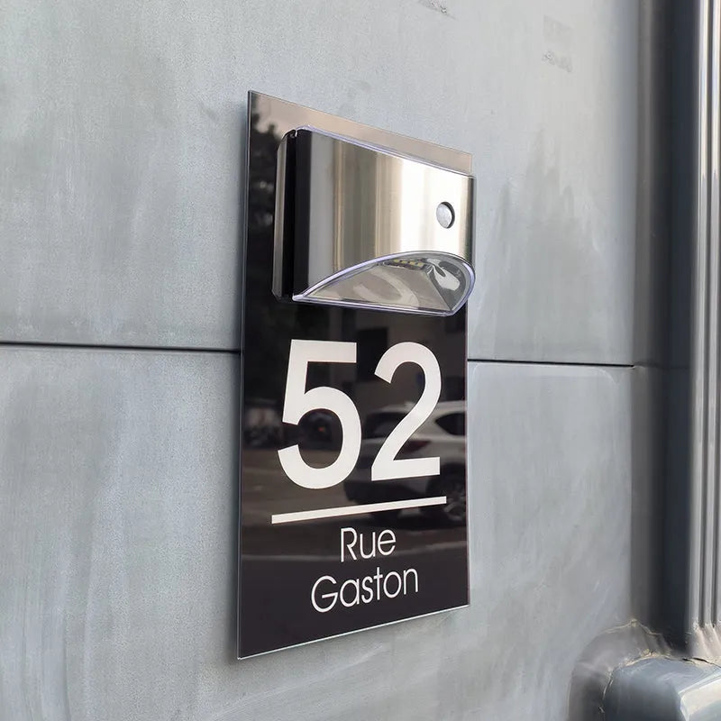 Placa de porta solar personalizada: elegância e visibilidade 